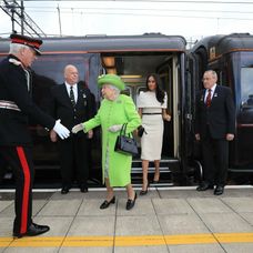 Vojvodkyňa Meghan s kráľovnou Alžbetou II. na návšteve v grófstve Chesire