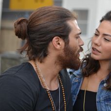 Can Yaman v seriáli S hlavou v oblakoch
