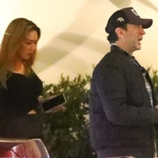 Herec David Schwimmer so svojou novou priateľkou Elianou.