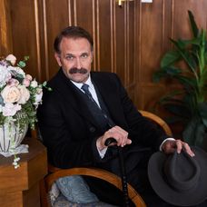 Tomáš Maštalír v seriáli Dunaj, k vašim službám