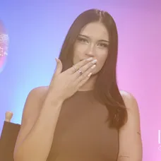 Bombshell Simi