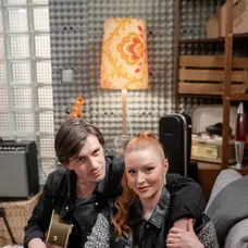 Daniel Žulčák a Barbora Švidraňová ako Dávid a Miša.