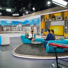 Prezidentka Zuzana Čaputová v Teleráne s moderátormi Romanom Juraškom a Lenku Šóošovou.