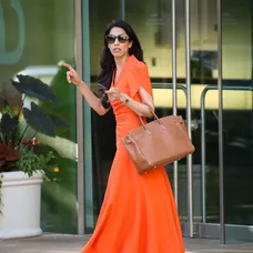 Huma Abedin a Alex Soros sa zasnúbili, prsteň je veľkolepý