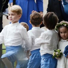Princ George sa opäť predviedol. Nevestu si vďaka nemu nikto nevšímal