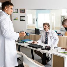 Adam Bárdy a Dano Heriban počas nakrúcania seriálu Druhá šanca.