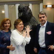 František dostal medveďa. Áno, je to ten z Farmy!