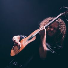 Gitarista Dávid Bílek odpálil turné v Banskej Bystrici