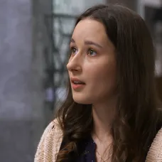 Emina klientka chce dať dieťa na adopciu.
