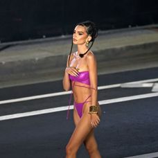 Emily Ratajkowski 