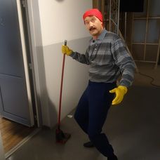 László si musí odpracovať dlh