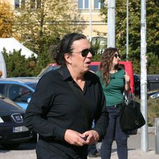 Richard Genzer na pohrebe Jana Kočku ml.