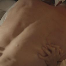 Walter a Astrid skončili spolu v posteli