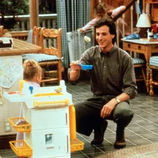 Zomrel Bob Saget, hviezda seriálu Plný dom