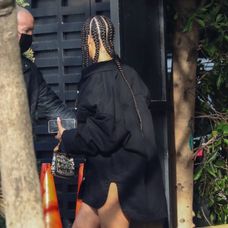 Rihanna naľahko