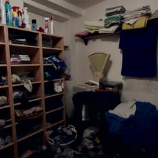 Domček je aj napriek snahe rodiny v dezolátnom stave