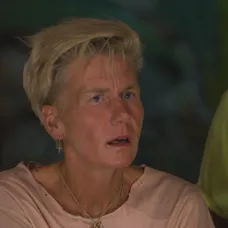 Kristina prekvapila Janu na kmeňovej rade, keď jej venovala skrytú výhodu. Jana tak mohla vziať jednému členovi hlas a hlasovať dvakrát. Hlas zobrala Radkovi.