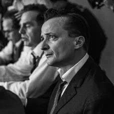 Dano Heriban ako Alexander Dubček vo filme Muž, ktorý stál v ceste