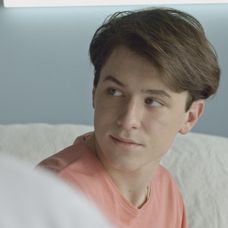 Andrej zabudol, že má s Oliverom blízky vzťah.