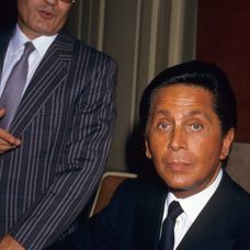 Zomrel taliansky módny návrhár Valentino.