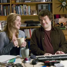Kate Winslet a Jack Black vo filme Prázdniny. 