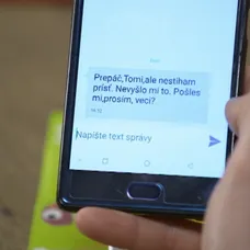 Lindina esemeska Tomáša nepotešila.