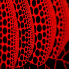 Zomrela výtvarníčka Yayoi Kusama