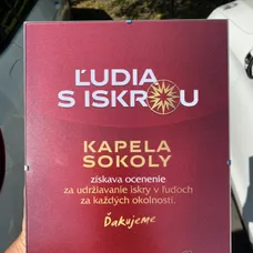 Nitriansky podnikateľ Norbert Bödör pred policajným prezídiom.