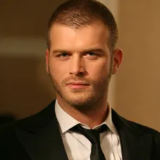 Zakázaná láska - Kıvanç Tatlıtuğ