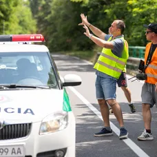 Nakrúcanie scény v seriáli Zrada, keď chcel Jakub (Milan Ondrík) skočiť z mosta, sprevádzali prísne bezpečnostné opatrenia.