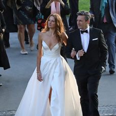Herecký pár Jon Hamm a Anna Osceola si povedali áno
