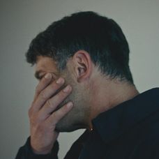 Marek (Ján Dobrík) musí identifikovať svojho syna.