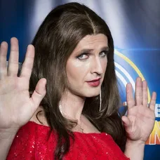 René Štúr ako Romina Power