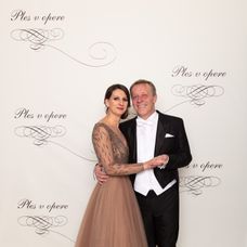 Ingrid-Fasiangova-generalna-riaditelka-Divadla-Nova-scena-so-synom-Marekom-Fasiangom.jpg