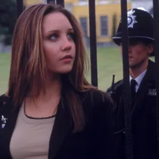 Amanda Bynes vo filme Čo to dievča chce?