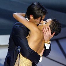 Halle Berry a Adrien Brody na Oscaroch