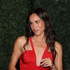 Meghan Markle oslnila v odvážnych šatách