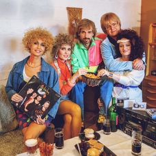Markizáci na retro fotení