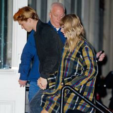 Taylor Swift na verejnosti s priateľom