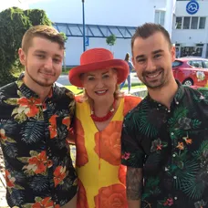 Ada Straková s barmanmi zo Spin Cocktail baru v Teleráne