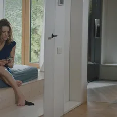 Laura sa preberie po rande s Andrejom.