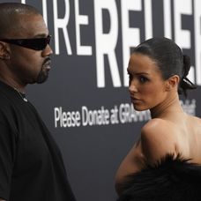 Kanyeho manželka prišla na Grammys takmer nahá