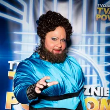 Dárius Koči ako Kealy Settle z filmu The Greatest Showman.