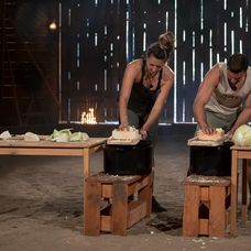 Pri krájaní kapusty nechala Táňa príliš veľké hlúby