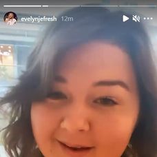 Evelyn ako brunetka