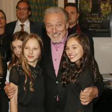 Karel Gott s dcérkami Nelly a Charlotte.