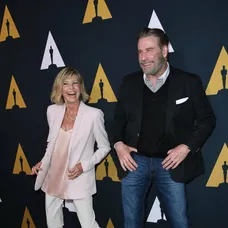 Olivia Newton-John ako Sandy a John Travolta ako Danny