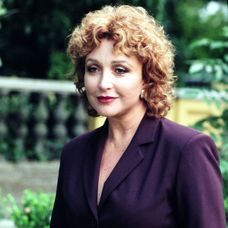 Angelica María ako Soledad v Rosalinde