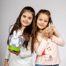 Detské seriálové hviezdy si veľkonočné fotenie užívali