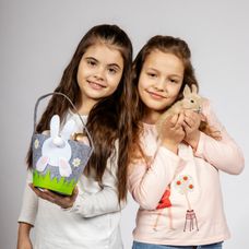 Detské seriálové hviezdy si veľkonočné fotenie užívali